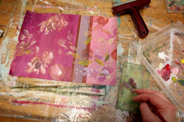 Monoprinting with a small Gelli plate. By Paivi Eerola of Peony and Parakeet.