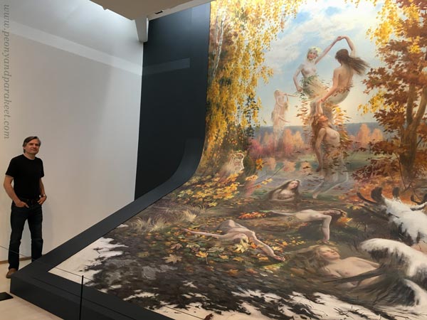 Falling Leaves, a huge oil painting by Torsten Wasastjerna, displayed in Villa Gyllenberg.