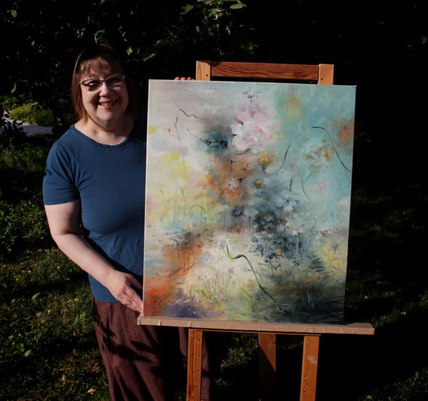 Paivi Eerola and her painting Kaunosielu.