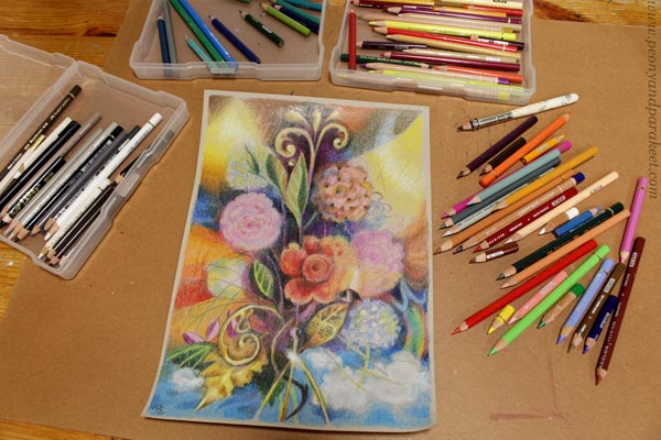 Coloring flowers freely. Creating with colored pencils freely and expressively.
