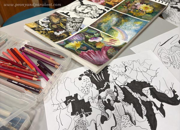 Creating drawings freely, focusing on the line.